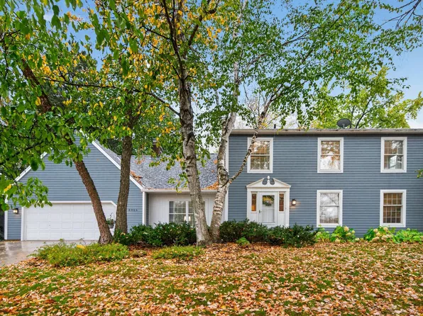 8906 138th Street Ct, Apple Valley, MN 55124