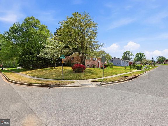 3rd image of 10000 Carnot Dr