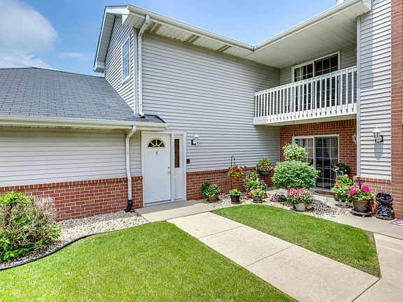3rd image of 1254 Village Centre Dr Unit 7
