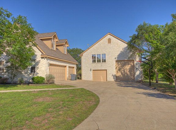 3rd image of 177 Phoenix Dr