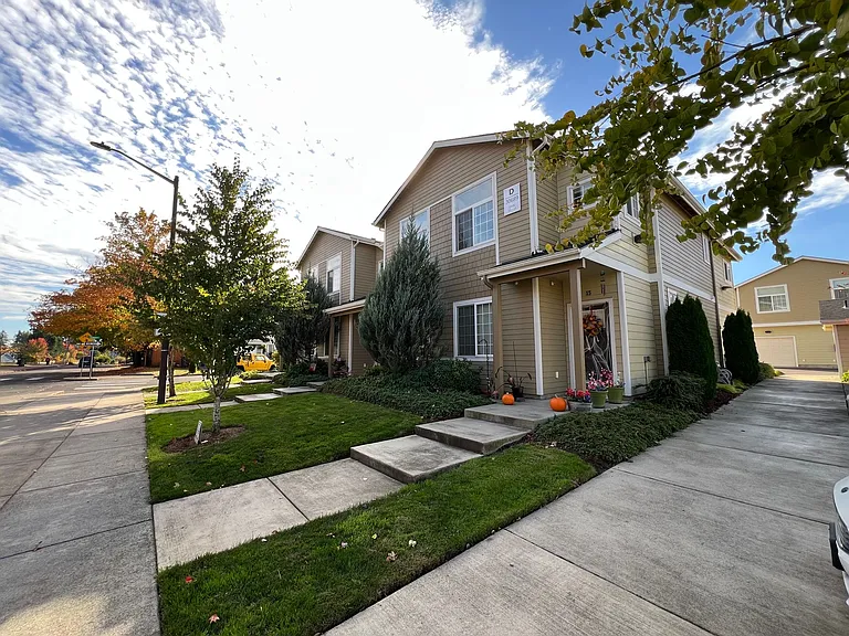 30625 SW Willamette Way E — Photo 3