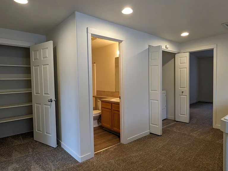 Halsey East Townhomes — Photo 70