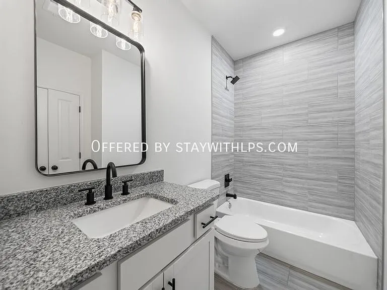 1571 Court Ave #102 — Photo 28
