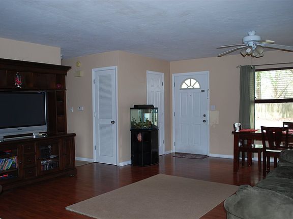 3rd image of 6113 NW 109th Pl