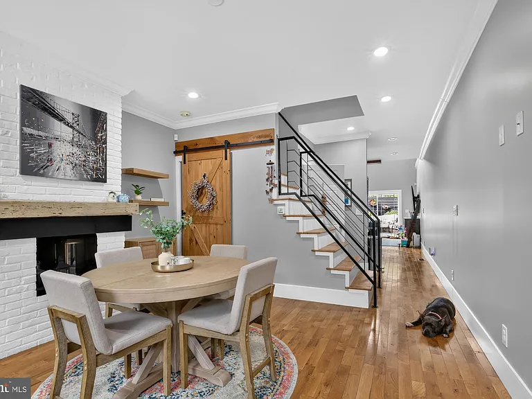 2328 E Fletcher St — Photo 4