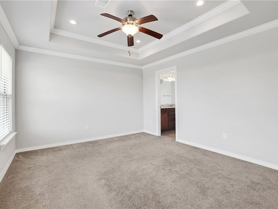 1st image of 1100 Tulip St