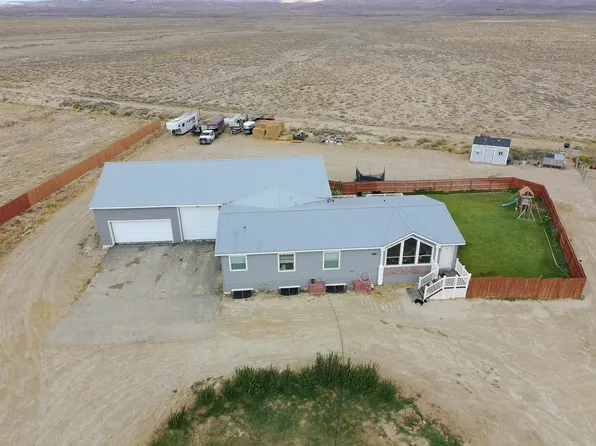 27 Winds View Dr, Rock Springs, WY 82901