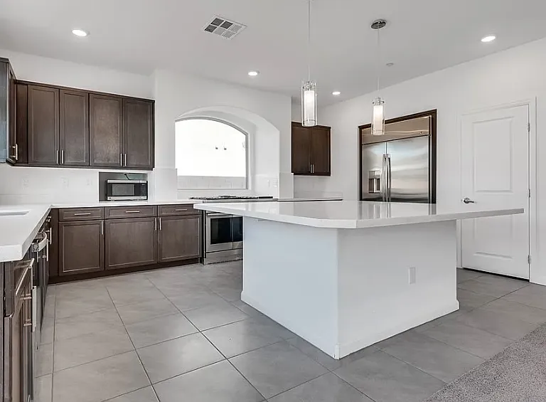 8541 S Pioneer Way — Photo 11
