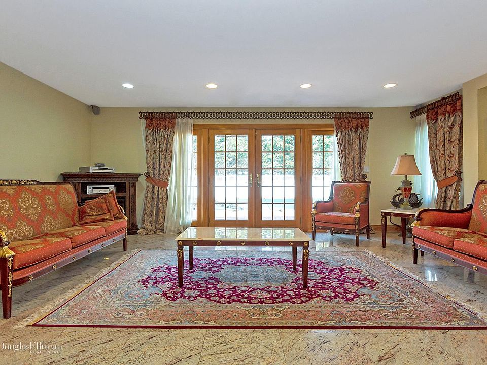 1st image of 7 Shelter Ln