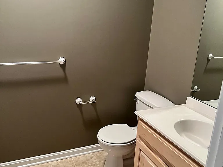 818 Berne Ct — Photo 6