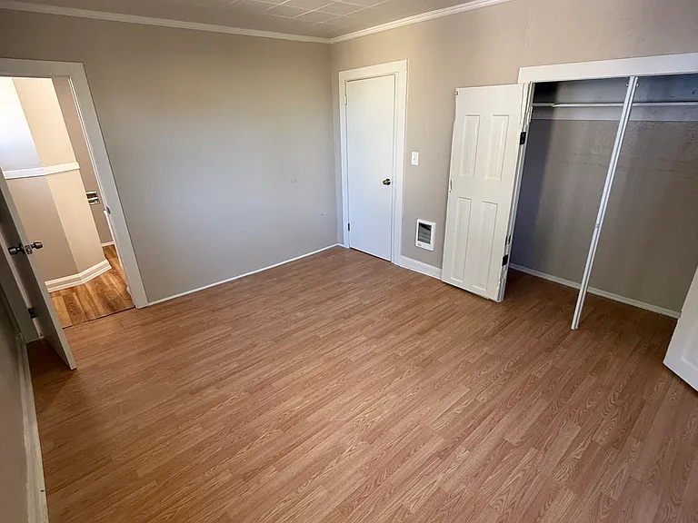 113 S 6th St #1 — Photo 14