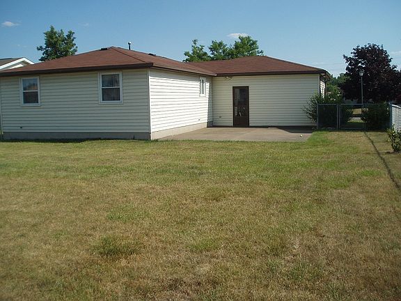 Fully fenced yard(Add Caption