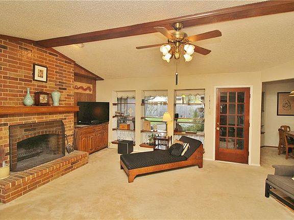 4th image of 2722 Green Oaks Dr