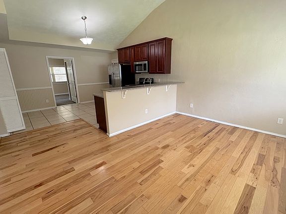 4th image of 428 Brian Ave