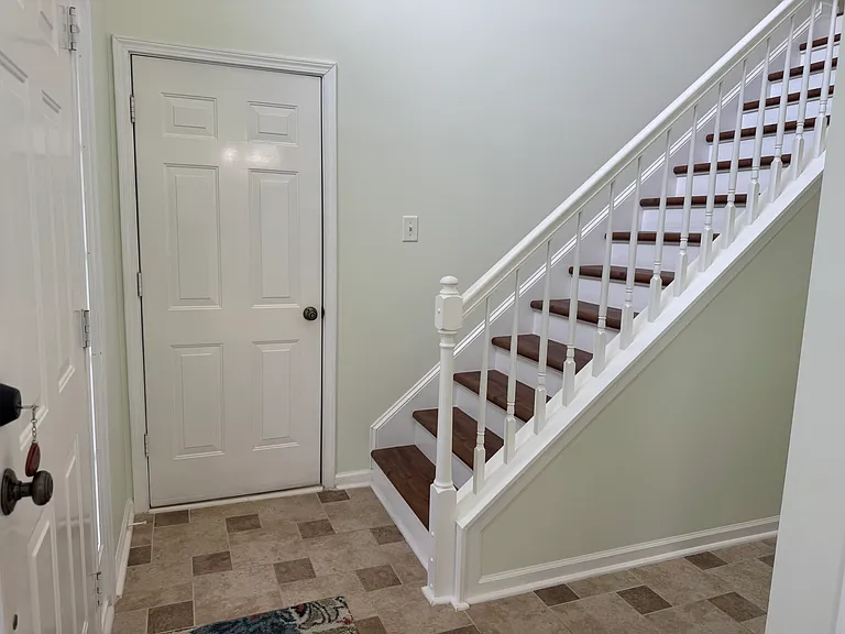 136 Madelia Pl — Photo 32