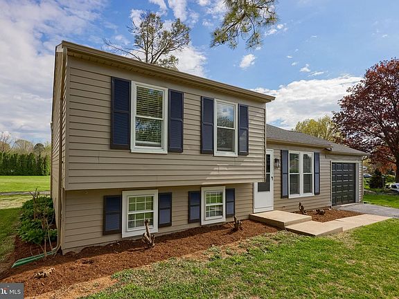 2nd image of 106 Warren Way