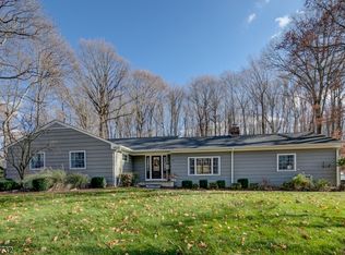 105 Seney Dr, Bernardsville, NJ 07924