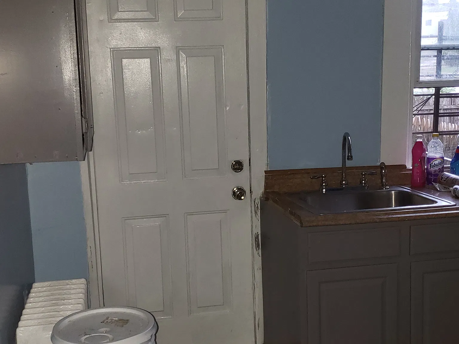 3 bed, 1400 sqft, $1,500 — Photo 2
