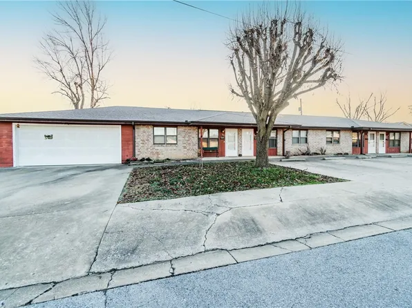 907 S 11th St, Rogers, AR 72756