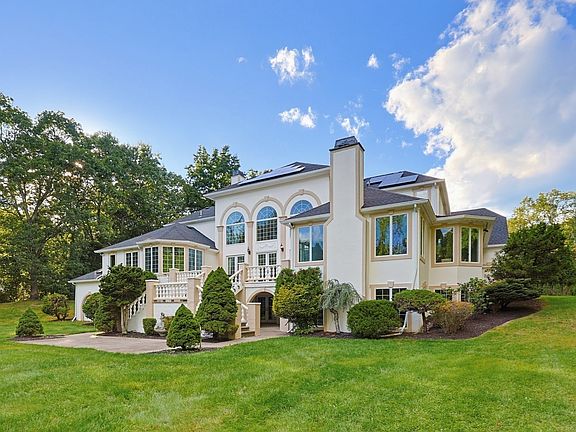 3rd image of 88 Fairway Dr