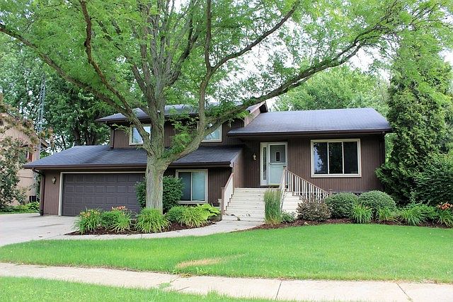 1st image of 5896 Creekside Ln