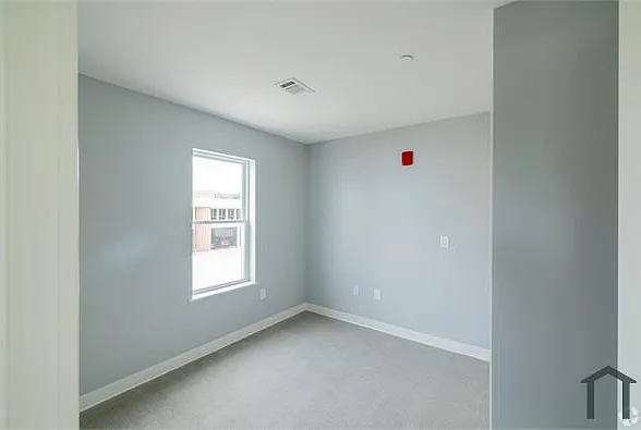 351 Chestnut St — Photo 12