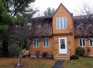 17 Glenwood Townhouse Rd, Round Top, NY 12473