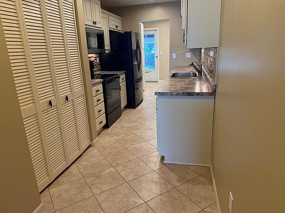 5th image of 1436 Martin Rd