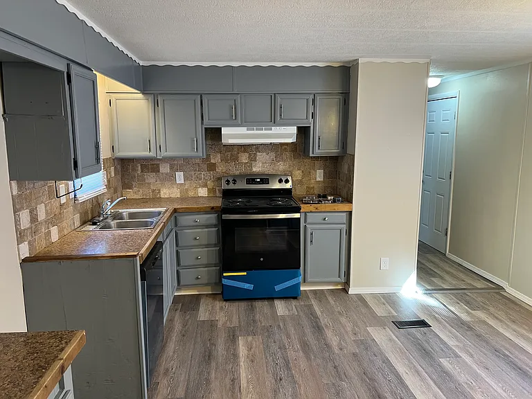 2927 N Jefferson St — Photo 7