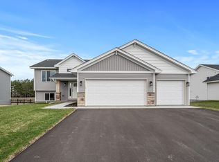 25695 Euclid Ave, Wyoming, MN 55092