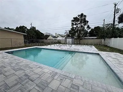 3 bed, 2.0 bath, 1174 sqft, $3,299 — Photo 2
