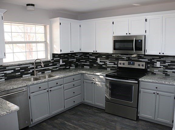 5th image of 4802 Royal Oak Dr