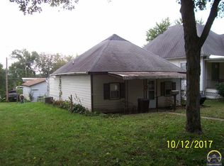 842 New Jersey Ave, Holton, KS 66436