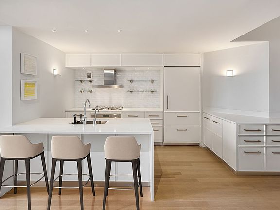 5th image of 421 Hudson St Unit Penthouse 815