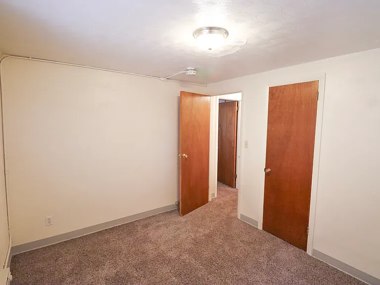 608 Cowan St — Photo 17