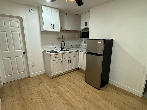 2nd image of 1246 Persimmon Ave #C