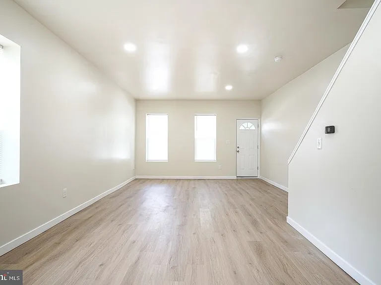 1830 Filmore St — Photo 6
