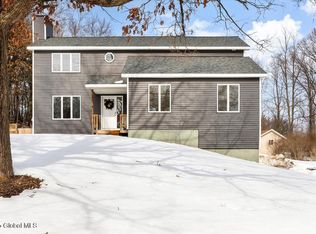 11 Woodridge Rd, Wynantskill, NY 12198