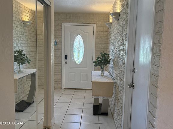 4th image of 409 Needles Dr