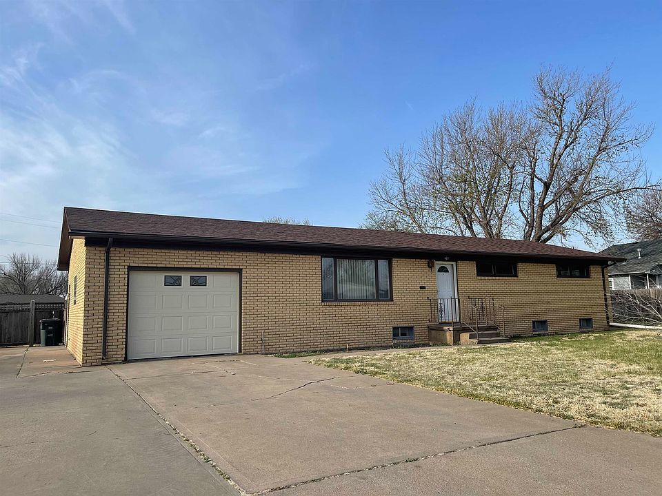 1st image of 407 University Dr