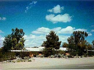 3rd image of 3040 W Speedway Blvd