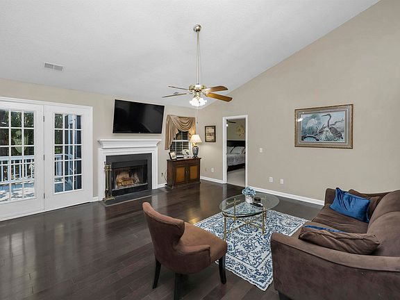 3rd image of 816 Riverwalk Way