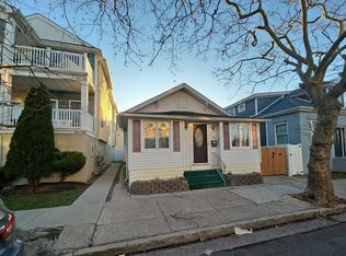 102 E Poplar Ave, Wildwood, NJ 08260