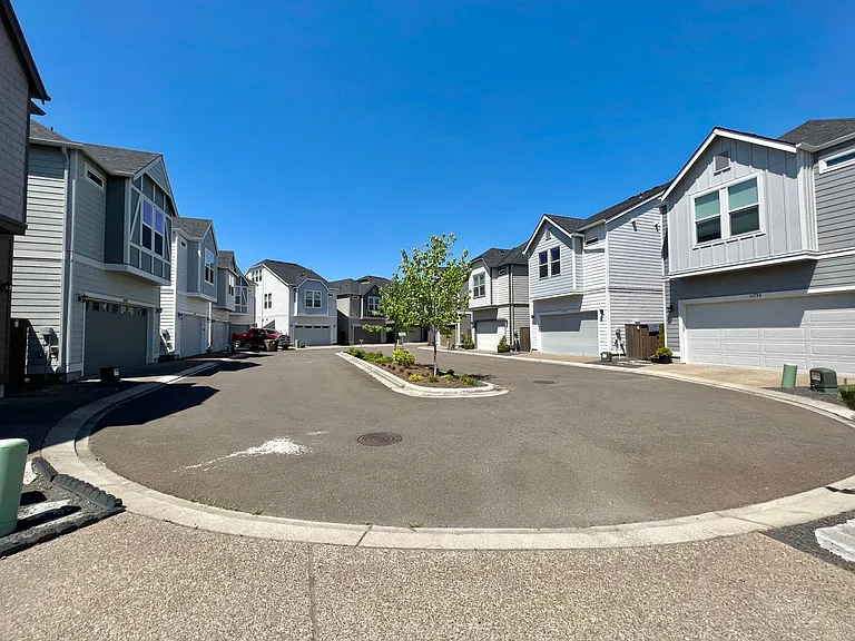 11571 SW Barber St — Photo 25