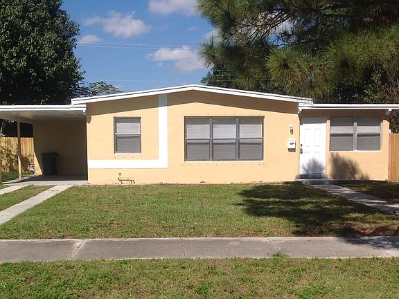 2nd image of 915 W Ilex Dr