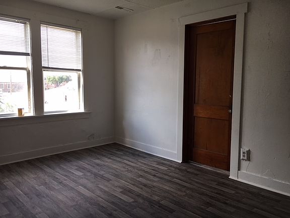 5th image of 376 N Elm St