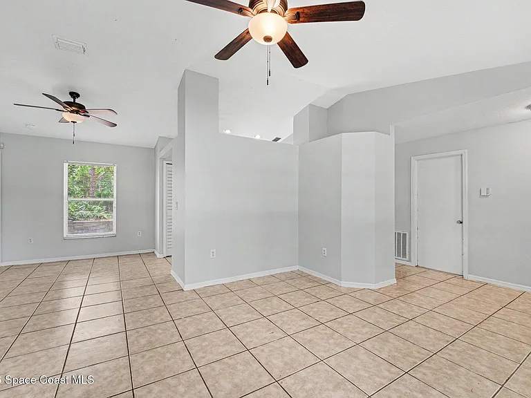 1699 Givens Ct NW — Photo 4