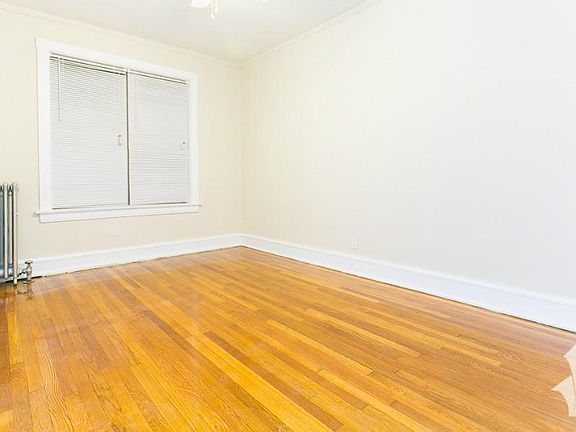 5th image of 1603 W Berteau Ave #2 L