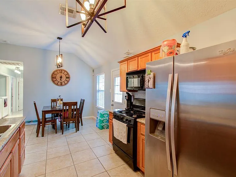 4010 Bealey Ln — Photo 10
