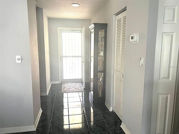 4th image of 2602 Edgewater Ct